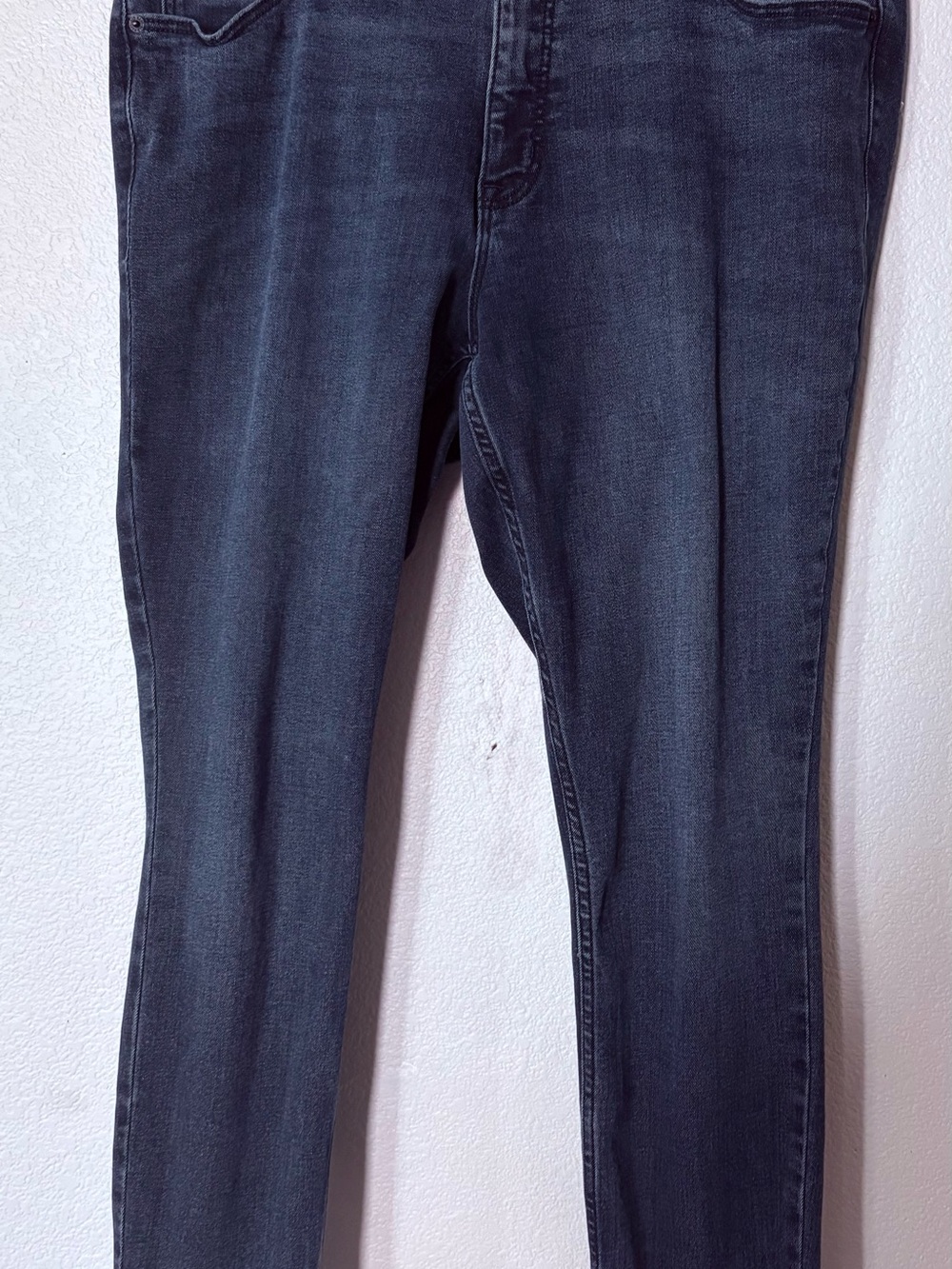 Old Navy Women’s Dark Wash Stretch Skinny Jeans sz 16
